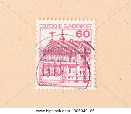 Germany - Circa 1970: A Stamp Printed In Germany Shows Schloss Rheydt, Circa 1970
