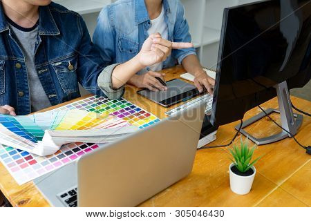 Businessman Work And Showing Computer Screen