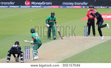 LONDON, ENGLAND. 05 JUNE 2019: Mitchell Santner of New Zealand bowling at Shakib Al Hasan of Bangladesh during the Bangladesh v New Zealand, ICC Cricket World Cup match, at the Kia Oval