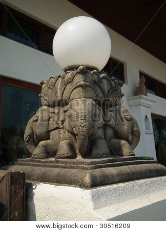 Elefant skulptur Lantren