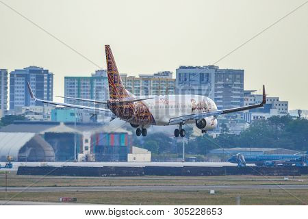 Saigon, Vietnam - Apr 23, 2019. 9m-lck Malindo Air Boeing 737-800 (178th Boeing 737-800 Livery) Land