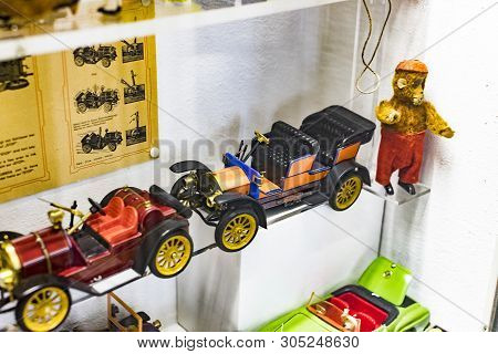 Munich, Germany - November 23, 2018 : Traditional Ceramic Souvenirs At The Viktualienmarkt Christmas