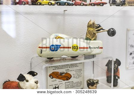 Munich, Germany - November 23, 2018 : Traditional Ceramic Souvenirs At The Viktualienmarkt Christmas