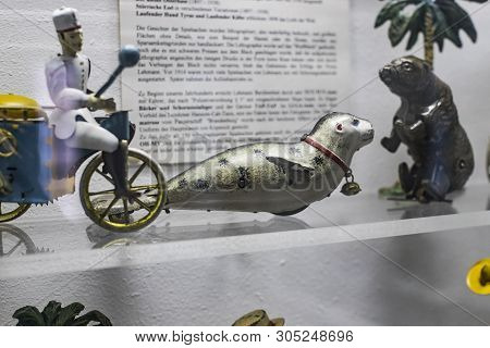 Munich, Germany - November 23, 2018 : Traditional Ceramic Souvenirs At The Viktualienmarkt Christmas