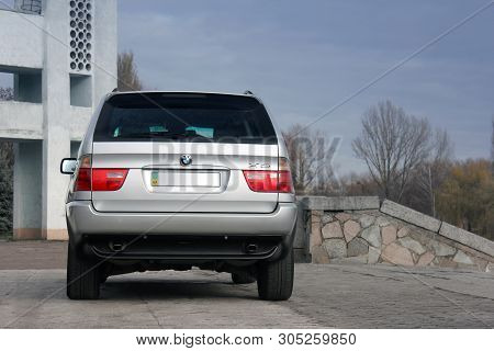 Chernigov, Ukraine - November 16, 2017: Bmw X5 (e53) In The Center Of The City