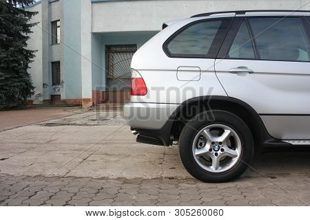 Chernigov, Ukraine - November 16, 2017: Bmw X5 (e53) In The Center Of The City
