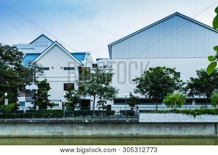 Singapore-jun 1 2017:riverfront Pedestrian Way Along Geylang River View
