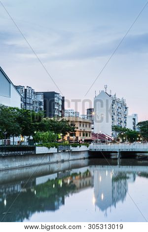Singapore-jun 1 2017: Singapore Geylang River Building And Landscape View