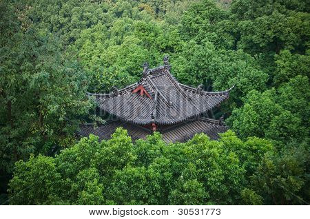 Taškové střechy v parku, Hangzhou, Čína