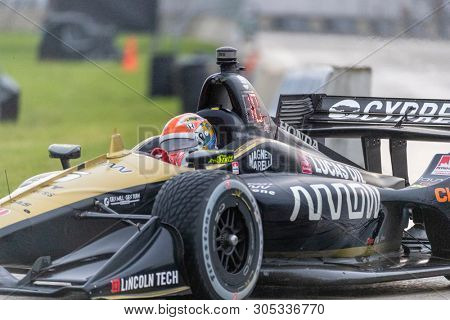 June 01, 2019 - Detroit, Michigan, USA: JAMES HINCHCLIFFE (5) of Canada races through the turns during the  race for the Detroit Grand Prix at Belle Isle in Detroit, Michigan.