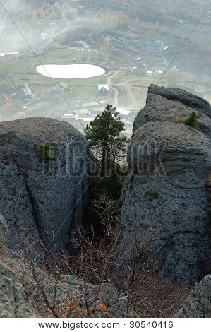 Udsigt fra toppen af Demirji Mountain, Ghost Valley-berømte ukrainske Natural Reserve