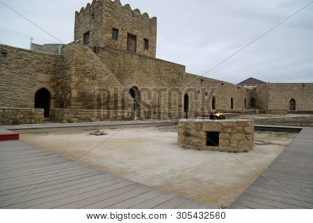 Ateshgah The Antique Buildings And Temple