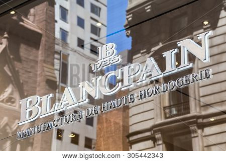 New York, Usa - May 15, 2019: Blancpain Store On 5th Ave In New York City. Blancpain Designs, Manufa