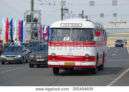 Saint Petersburg, Russia - May 25, 2019: Bus Laz-695e On The Palace Bridge. The Participant Of The P