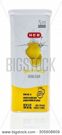 Winneconne, Wi - 11 May 2019 : A Package Of Heb Lemonade Drink Mix On An Isolated Background