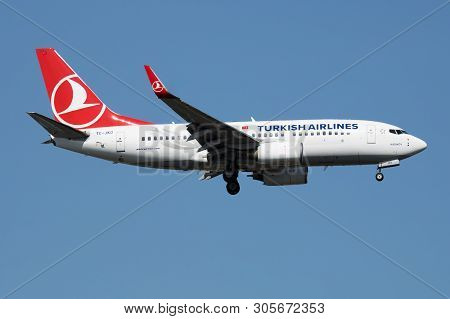 Istanbul / Turkey - March 28, 2019: Turkish Airlines Boeing 737-700 Tc-jko Passenger Plane Landing A