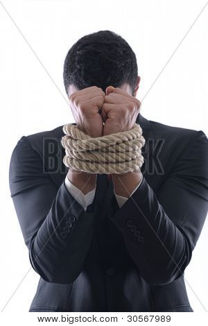 Zakenman trekken en bond vastgebonden met touw concept geïsoleerd op een witte achtergrond in studio