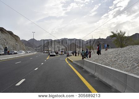 Al Rafisah Dam Area, Khorfakan, Sharjah Unites Arab Emirates, June 4, 2019, People Visiting The Dam