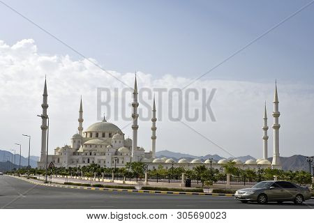 Grand Sheikh Zayed Mosque, Fujairah, United Arab Emirates, June 4, 2019. View Of The Mosque In The D