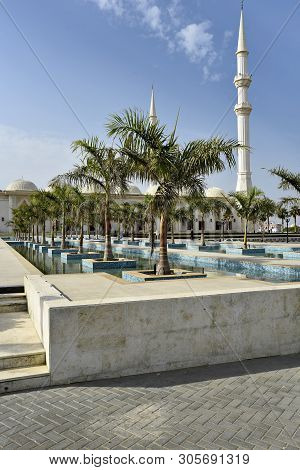 Grand Sheikh Zayed Mosque, Fujairah, United Arab Emirates, June 4, 2019. View Of The Mosque In The D