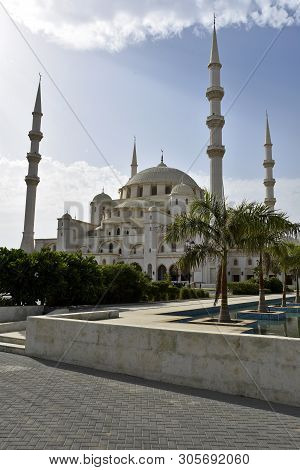 Grand Sheikh Zayed Mosque, Fujairah, United Arab Emirates, June 4, 2019. View Of The Mosque In The D