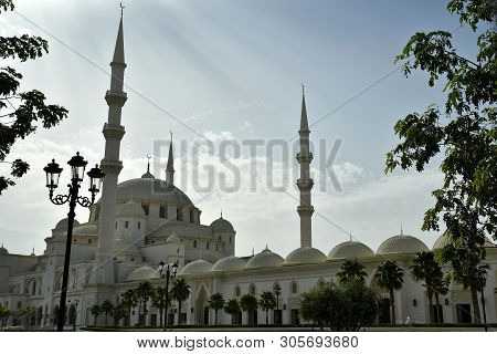Grand Sheikh Zayed Mosque, Fujairah, United Arab Emirates, June 4, 2019. View Of The Mosque In The D