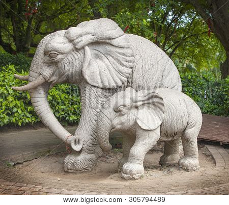 The Gray Stone Elephantes Statue In China