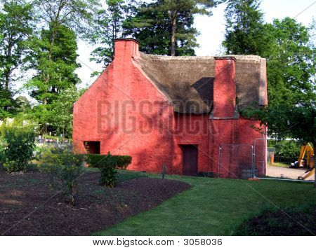 Einzigartige rot befestigten Bauernhaus
