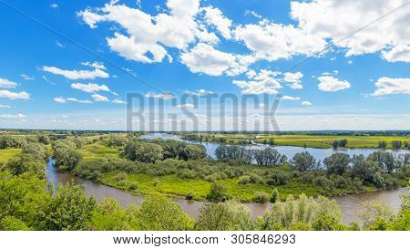 Elbe Panorama, Unesco Biosphere Reserve River Landscape Elbe, Boizenburg, Germany.