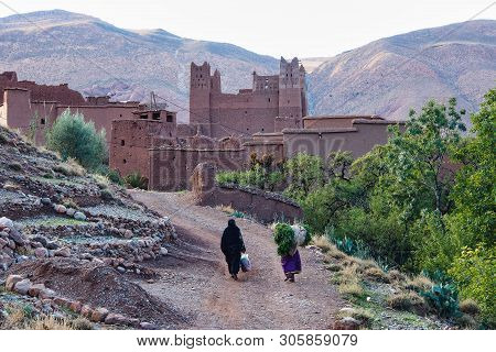 Dades Gorge Is A Gorge Of Dades River In Atlas Mountains In Morocco. Dades Gorge Depth Is From 200 T
