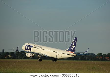 Amsterdam, The Netherlands  - June 1st, 2017: Sp-lnd Lot - Polish Airlines Embraer Erj-195lr Taking 