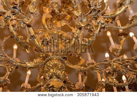 Moscow - October 27, 2018: Genuine Chandelier In The Lepeshkiny Town Mansion. Is Now The Institute O