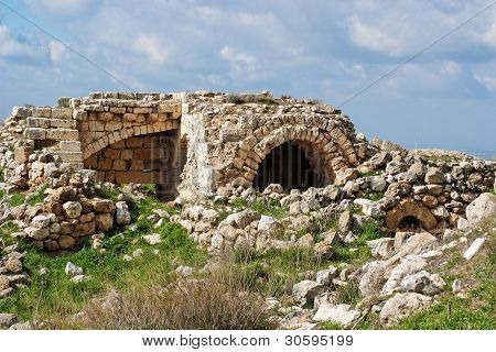 Rovine del castello crociato Bayt Itab vicino Gerusalemme Israele