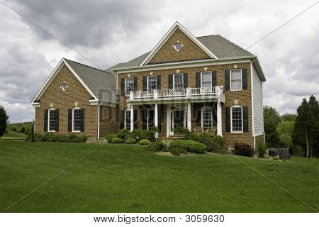 Moderní dům v předměstí