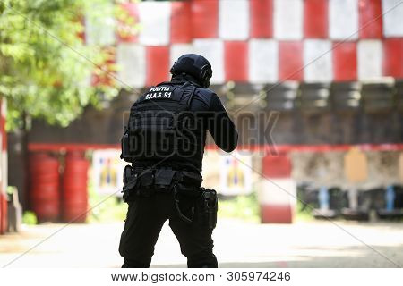 Bucharest, Romania - June 10, 2019: A Romanian Sias (equivalent Of Swat In The Us) Police Officer Tr