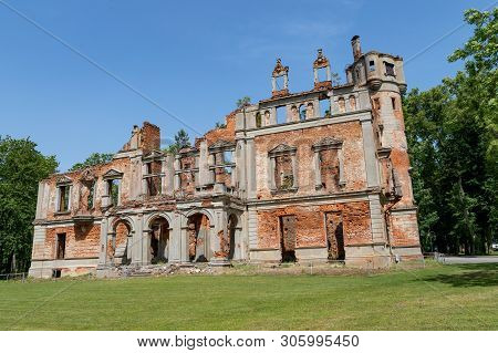 Runowo Krajenskie, Kujawsko Pomorskie / Poland - June 11, 2019: Ruins Of An Old Estate. Ruined Mansi