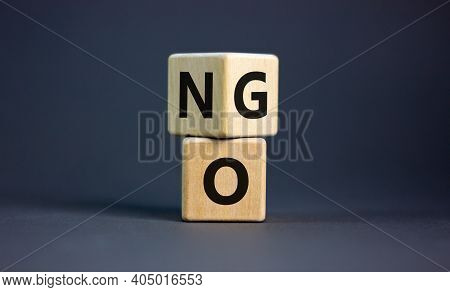 No Or Go Symbol. Turned A Cube, Changed The Word 'no' To 'go'. Beautiful Grey Background. Copy Space