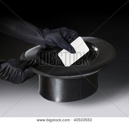 Magic Stovepipe Hat e mani guantate
