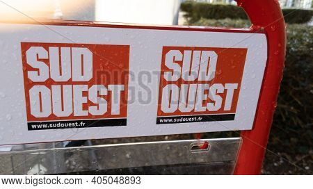 Bordeaux , Aquitaine  France - 01 24 2021 : Sud Ouest Logo Brand And Text Sign Of French Newspaper R