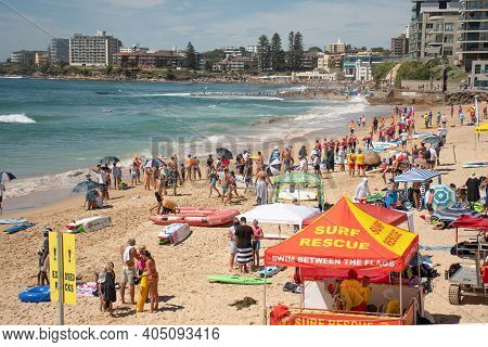 Sydney, Australia 2021-01-26 Extremely Overcrowded North Cronulla Beach On Australia D.ay During The