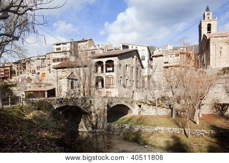 Bagï¿½.small Village In The Pyrenees