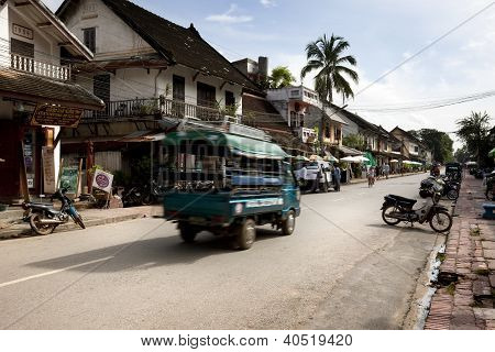 Gade i Laos