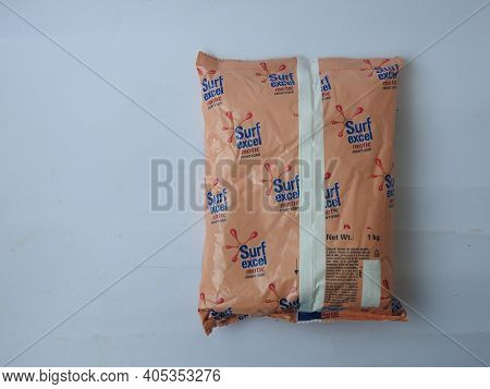 Closeup Of Surf Excel Matic Front Load Detergent Powder 6Kg Box And Pack Isolated On White Backgroun