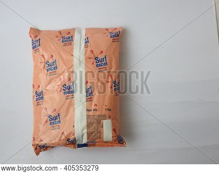 Closeup Of Surf Excel Matic Front Load Detergent Powder 6Kg Box And Pack Isolated On White Backgroun