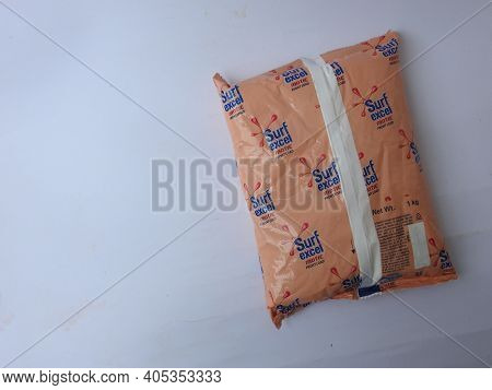 Closeup Of Surf Excel Matic Front Load Detergent Powder 6Kg Box And Pack Isolated On White Backgroun