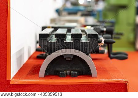 T Slot Angle Rotate Or Tilting Worktable Of Cnc Machining Center Or Milling And Other Machine For Me