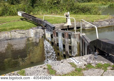 Devizes, Wiltshire, Uk, August 25 2020. Caen Hill Locks On The Kennet And Avon Canal. Devizes, Engla