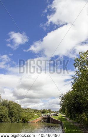 Devizes, Wiltshire, Uk, August 25 2020. Caen Hill Locks On The Kennet And Avon Canal. Devizes, Engla