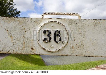 Devizes, Wiltshire, Uk, August 25 2020. Numbers On The Lock Gates At Caen Hill Locks, Kennet And Avo