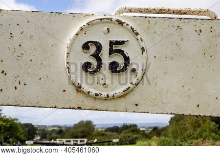 Devizes, Wiltshire, Uk, August 25 2020. Numbers On The Lock Gates At Caen Hill Locks, Kennet And Avo